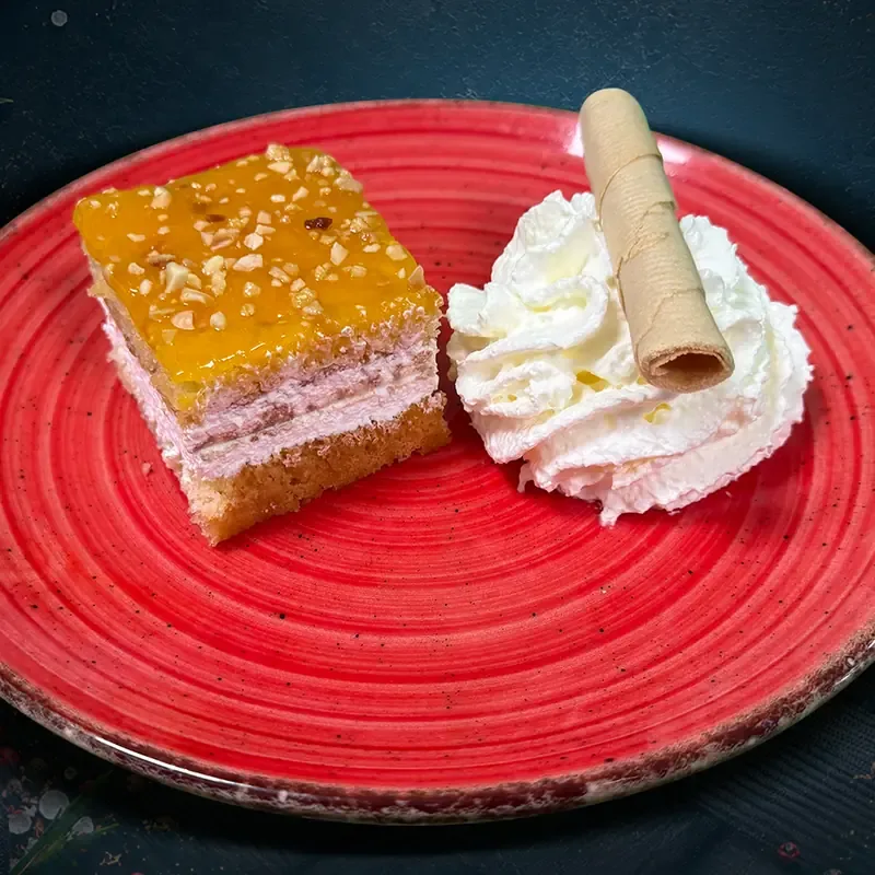 Yema con almendras